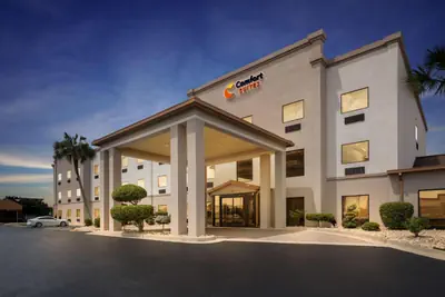 Photo 5 - Comfort Suites near Robins Air Force Base
