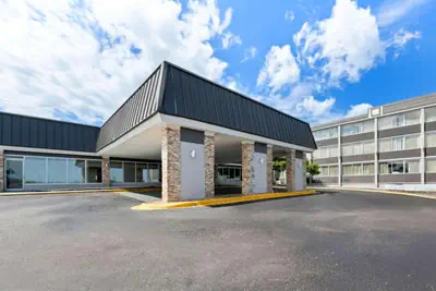 Photo 3 - Quality Inn Dayton Airport