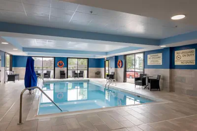 Photo 5 - Hampton Inn Springfield
