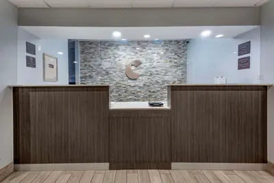 Photo 2 - Comfort Inn & Suites Liverpool - Syracuse