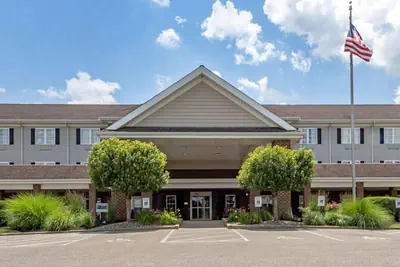 Photo 2 - Comfort Suites Hotel and Conference Center