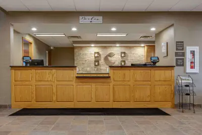 Photo 4 - Comfort Suites Hotel and Conference Center