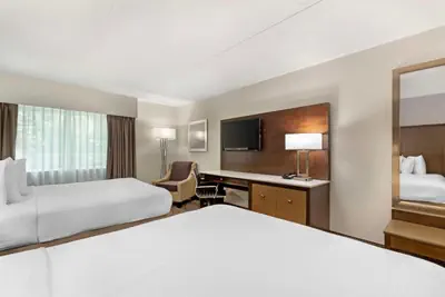 Photo 3 - Best Western Plus Longbranch Hotel & Convention Center
