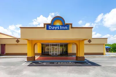 Photo 4 - Days Inn by Wyndham Shelby