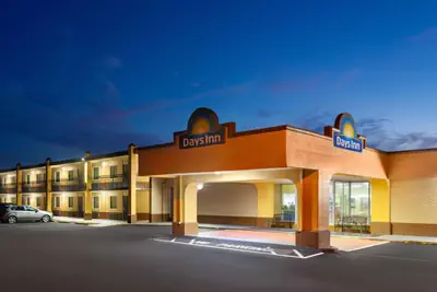 Photo 5 - Days Inn by Wyndham Shelby