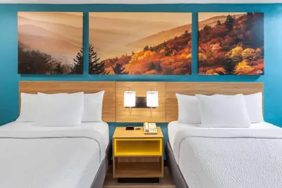 Photo 3 - Days Inn by Wyndham Shelby