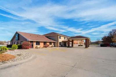 Photo 2 - Quality Inn Carbondale University area