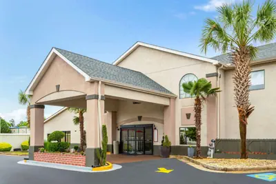 Photo 2 - Ramada by Wyndham Locust Grove