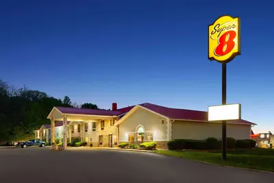 Photo 5 - Super 8 by Wyndham Mt. Vernon