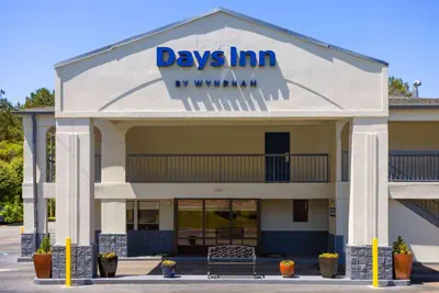 Photo 2 - Days Inn by Wyndham Acworth
