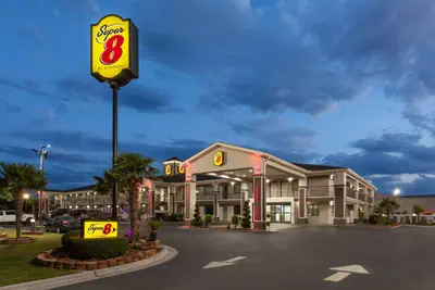 Photo 4 - Super 8 by Wyndham Prattville Montgomery