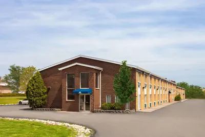 Photo 3 - Days Inn by Wyndham Rockford I-90 Walking Distance to Casino