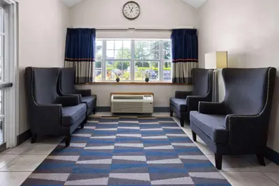 Photo 5 - Microtel Inn by Wyndham Raleigh-Durham Airport
