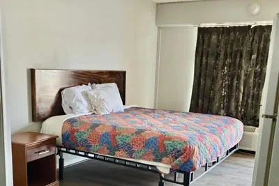 Photo 2 - Budget Inn