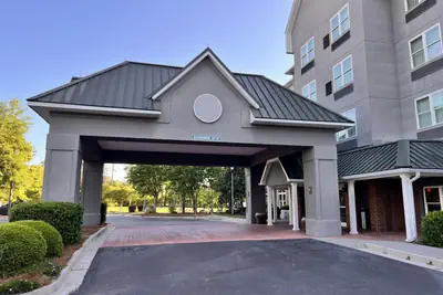 Photo 3 - Spark by Hilton Summerville