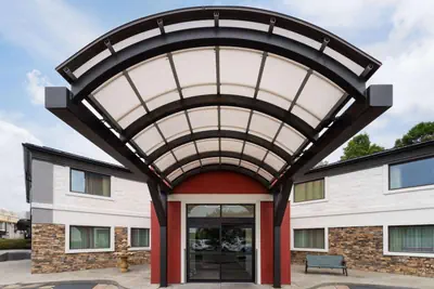 Photo 4 - La Quinta Inn by Wyndham Buffalo Airport