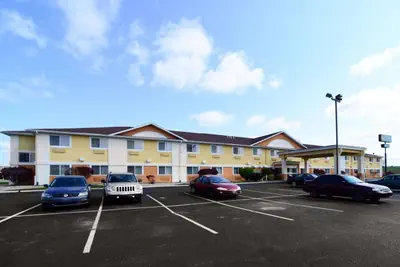Photo 4 - Quality Inn & Suites Springfield Southwest near I-72