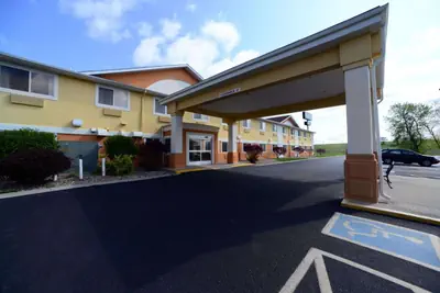 Photo 5 - Quality Inn & Suites Springfield Southwest near I-72