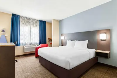 Photo 2 - Quality Inn & Suites Springfield Southwest near I-72