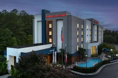 Photo 2 - Hampton Inn & Suites Atlanta-Six Flags