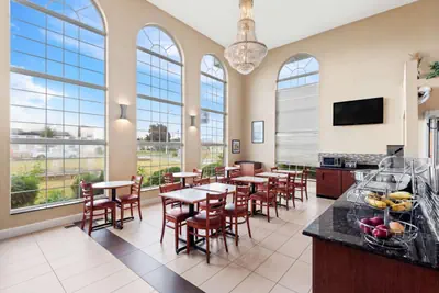 Photo 4 - Best Western Airport Inn