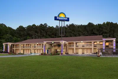 Photo 3 - Days Inn by Wyndham Covington
