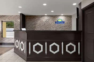 Photo 5 - Days Inn by Wyndham Covington