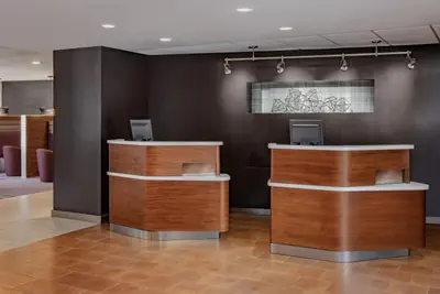 Photo 2 - Courtyard by Marriott Greensboro