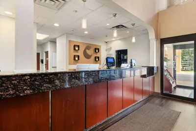 Photo 5 - Comfort Suites Lombard - Addison