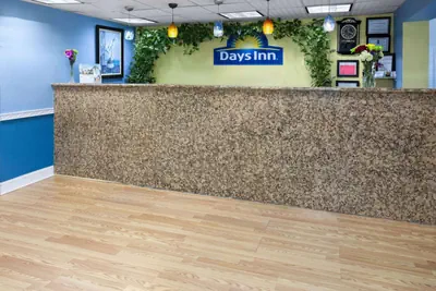Photo 4 - Days Inn by Wyndham Waycross