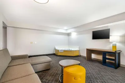 Photo 4 - Comfort Inn & Suites Chesterfield - St Louis