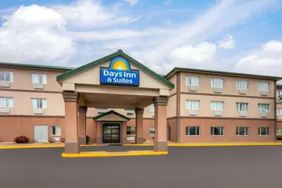 Photo 2 - Days Inn & Suites by Wyndham Morris I-80