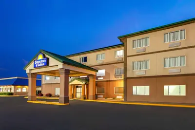 Photo 4 - Days Inn & Suites by Wyndham Morris I-80