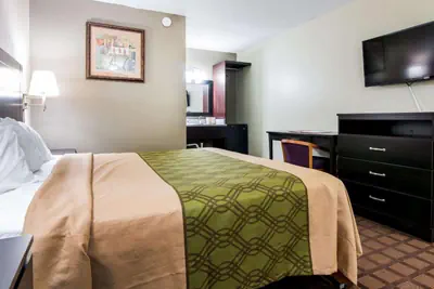 Photo 5 - Econo Lodge Selma - Smithfield