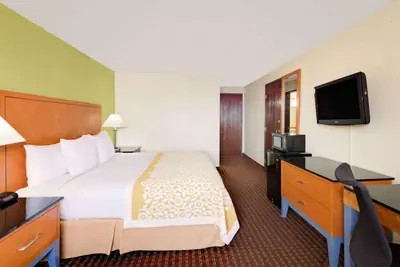Photo 4 - Days Inn by Wyndham Fort Dodge