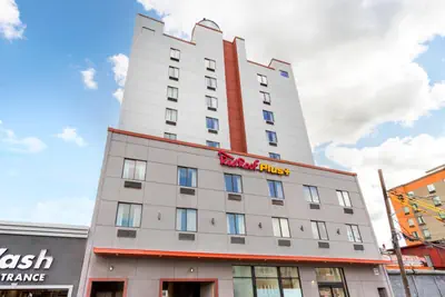 Photo 3 - Red Roof Inn PLUS Jamaica, NY - JFK Airport