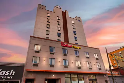 Photo 2 - Red Roof Inn PLUS Jamaica, NY - JFK Airport