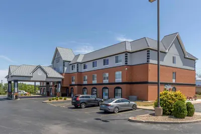 Photo 2 - Country Inn & Suites by Radisson, St Peters, MO