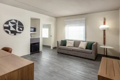 Photo 5 - Holiday Inn & Suites Springfield - I-44 by IHG