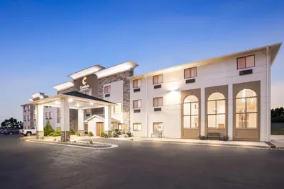 Photo 3 - Comfort Inn & Suites Pueblo
