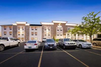 Photo 4 - Comfort Inn & Suites Pueblo