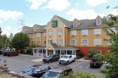 Photo 3 - Quality Inn & Suites Cincinnati Sharonville