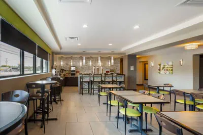 Photo 4 - Best Western Plus Philadelphia-Pennsauken Hotel