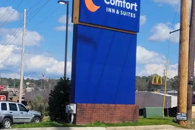 Photo 2 - Comfort Inn & Suites Dothan Northside Plaza