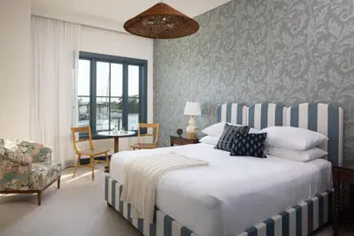 Photo 4 - The George Hotel