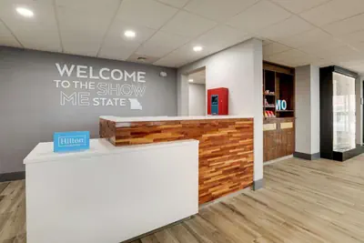 Photo 4 - Hampton Inn Lebanon