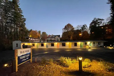Photo 3 - Blue Ridge Tourist Court