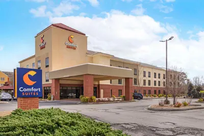 Photo 2 - Comfort Suites Macon Northwest