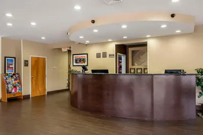 Photo 4 - Comfort Suites Macon Northwest