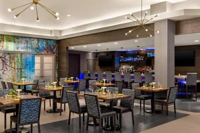 Photo 5 - Crowne Plaza Edison by IHG